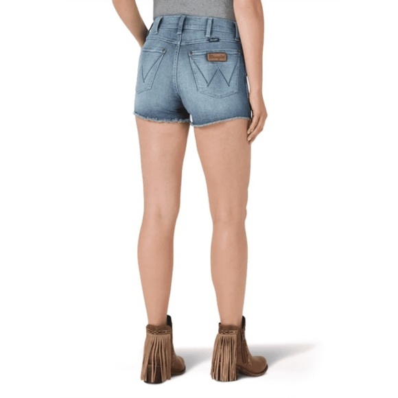 Wrangler 7 Womens Retro Bailey High Rise Denim Shorts Stretch 11MWHJM - Picture 1 of 9